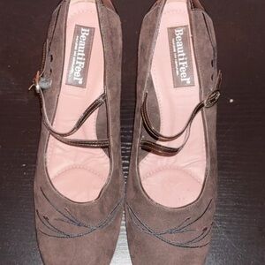 BeautiFeel Women's Brown Suede Mary Jane Heels